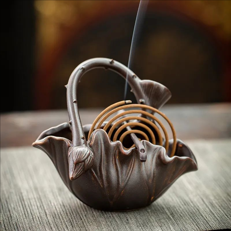 【汀和大福】限時特惠中!高質感【荷葉造型香薰爐】登場,精緻陶瓷手工打造,可放盤香/塔香/蚊香皆適用,客廳、茶室、書房隨便擺都超有品味! 【汀和大福】限時特惠中!高質感【荷葉造型香薰爐】登場,精緻陶瓷手工打造,可放盤香/塔香/蚊香皆適用,客廳、茶室、書房隨便擺都超有品味!